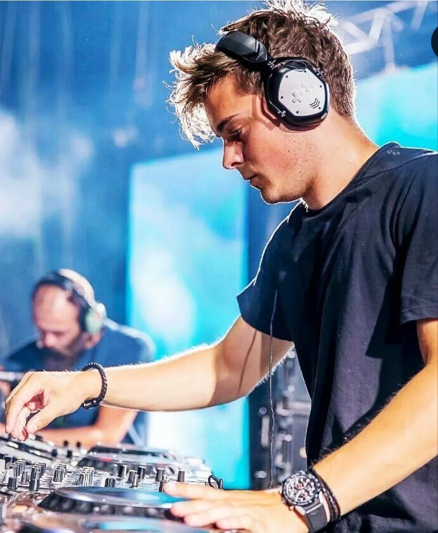 From Teen DJ to Global Millionaire: How Martin Garrix Built a Multi-Million Dollar Empire That Amazes the World!