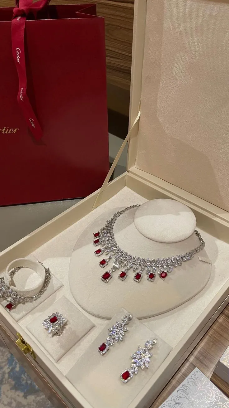 image_68b147fd7e74c Taylor Swift Set to Receive Lavish Wedding Gifts: Hundreds of Millions Just the Start