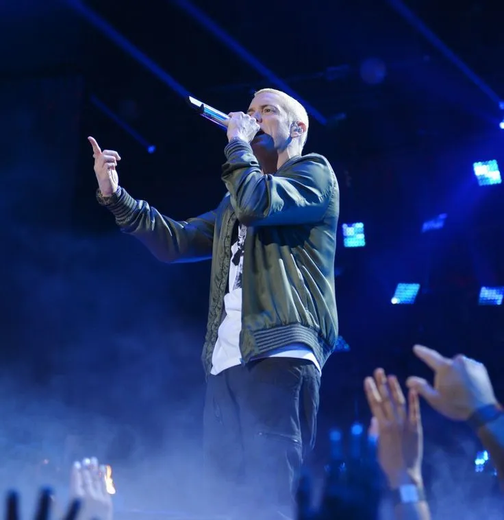 image_68b14b0298c67 Breaking Rumor: Eminem Set to Perform at Reading & Leeds – Fans Fear He Could Cause Chaos Offstage!