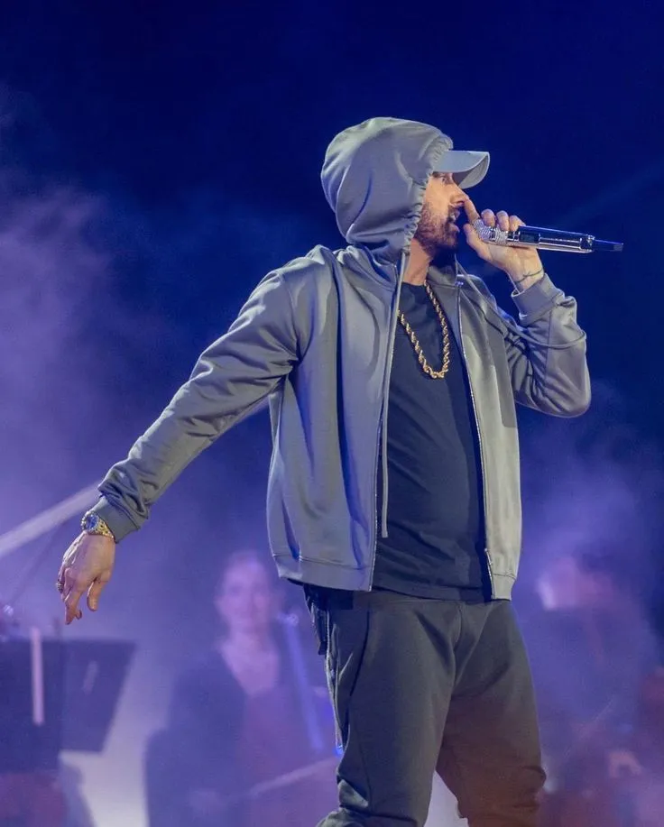 image_68b14b02c784b Breaking Rumor: Eminem Set to Perform at Reading & Leeds – Fans Fear He Could Cause Chaos Offstage!