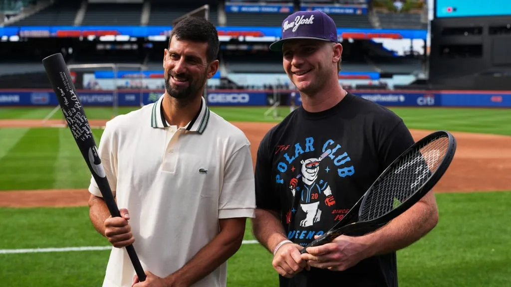 Fans Can’t Stop Talking After Pete Alonso Trades His Bat for Novak Djokovic’s Tennis Racquet in Epic Crossover Moment 19 Fans Can’t Stop Talking After Pete Alonso Trades His Bat for Novak Djokovic’s Tennis Racquet in Epic Crossover Moment