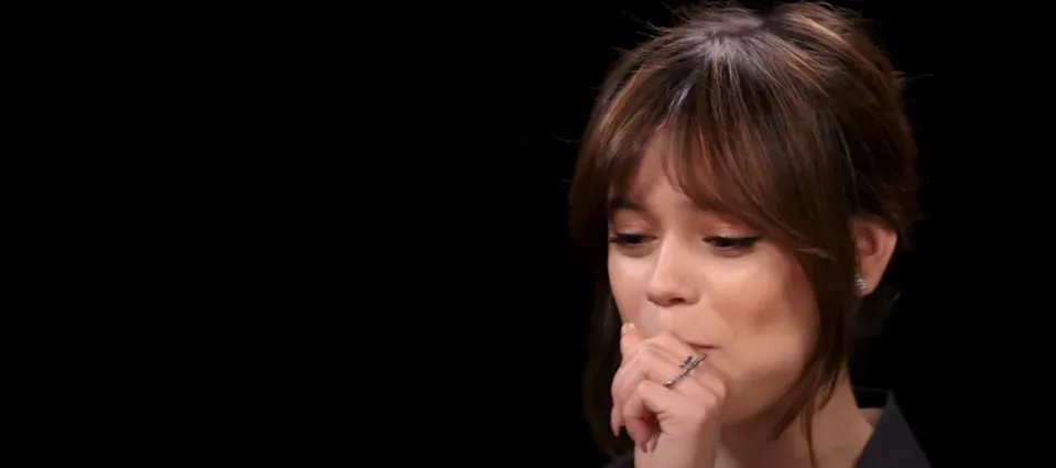 image_68b14dc8b7974 Social media is debating Jenna Ortega eating kiwi with the skin on, but the truth behind it is little known