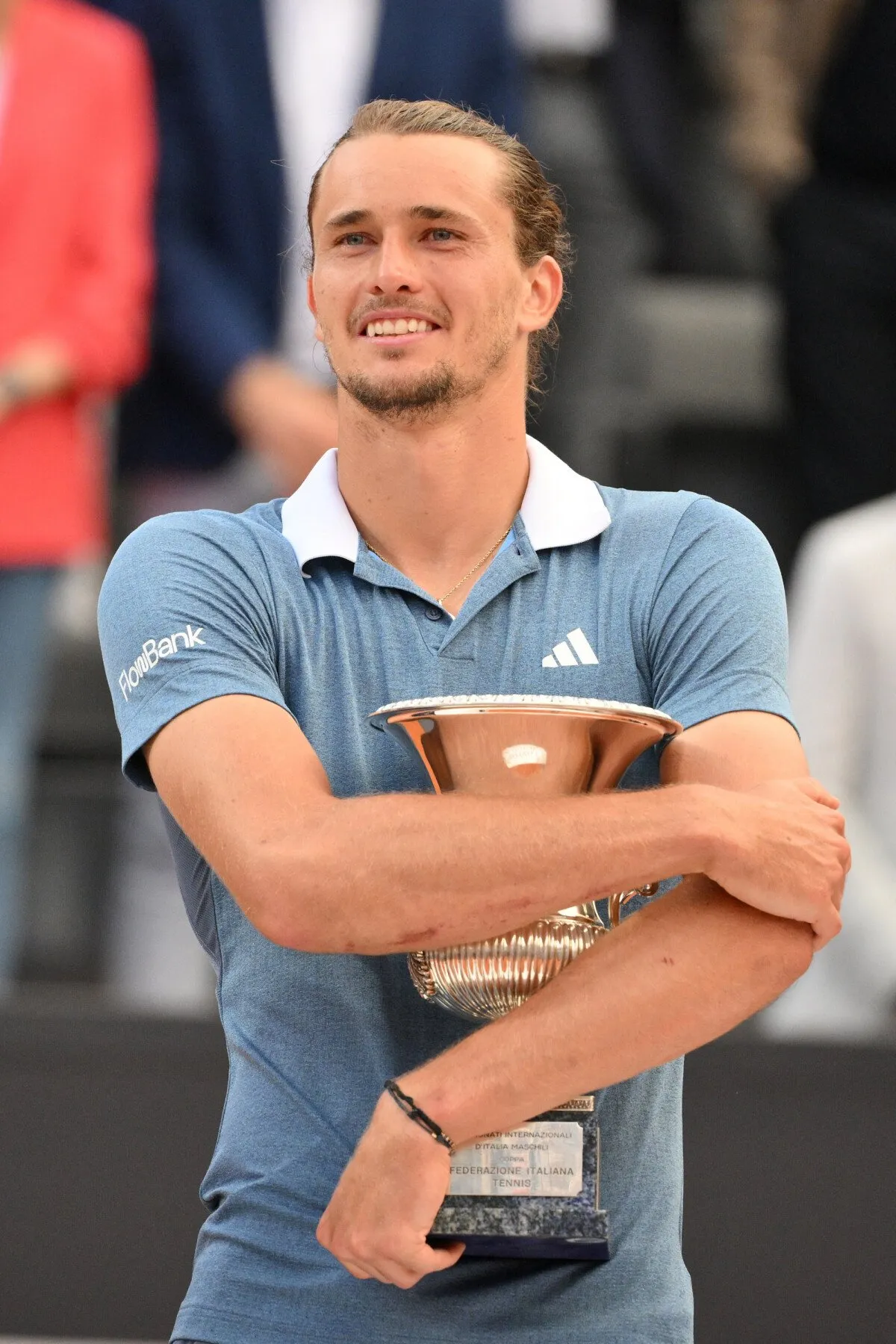 image_68b163fa9003f Fans Can’t Stop Talking After Alexander Zverev Reacts to Carlos Alcaraz’s Bold New Haircut