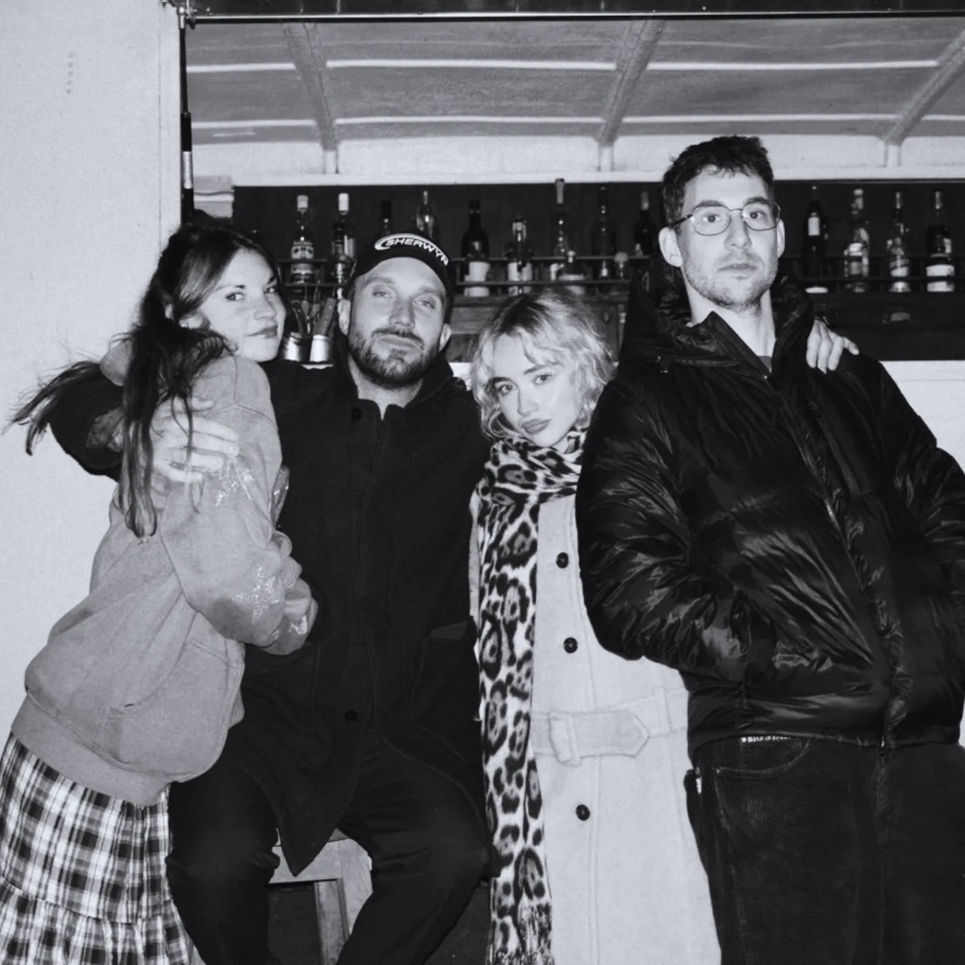 image_68b19e2f673d1 The Internet Can’t Decide if Sabrina Carpenter’s Man’s Best Friend Is Genius or Madness