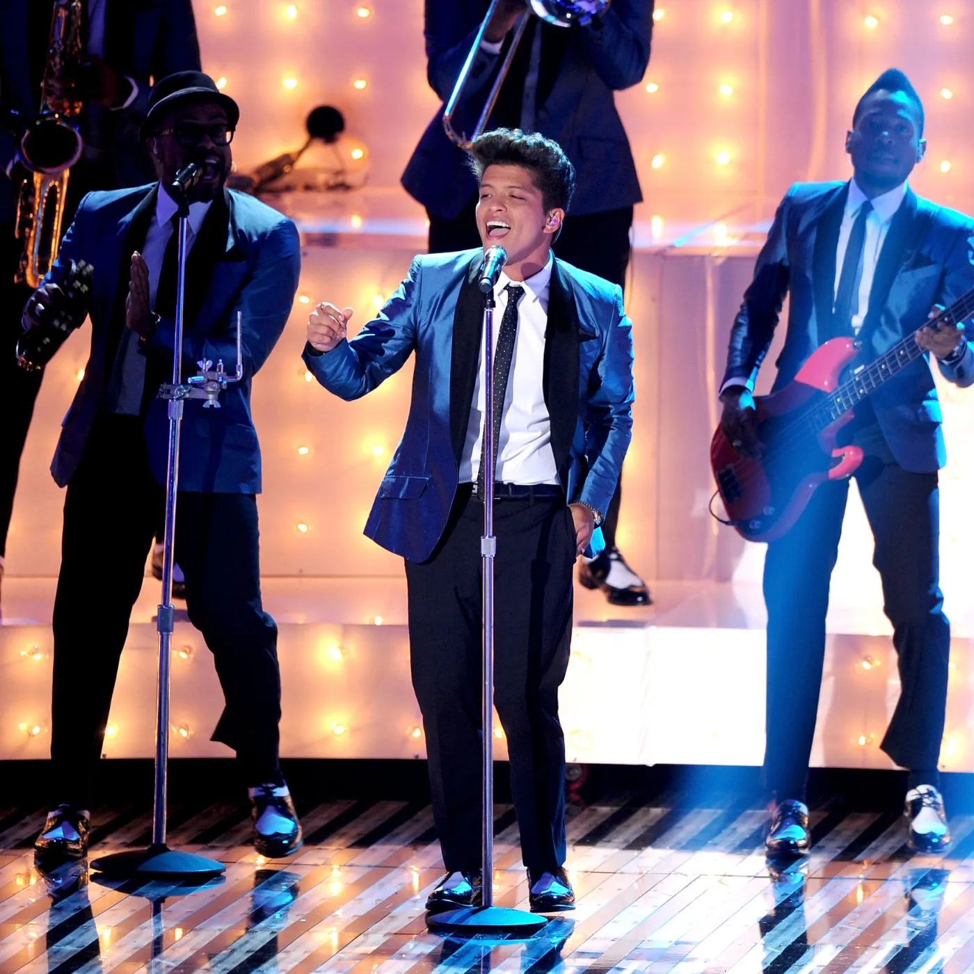 image_68b1a84f6cabe Bruno Mars Is About to Make VMAs History – Or Crash Trying