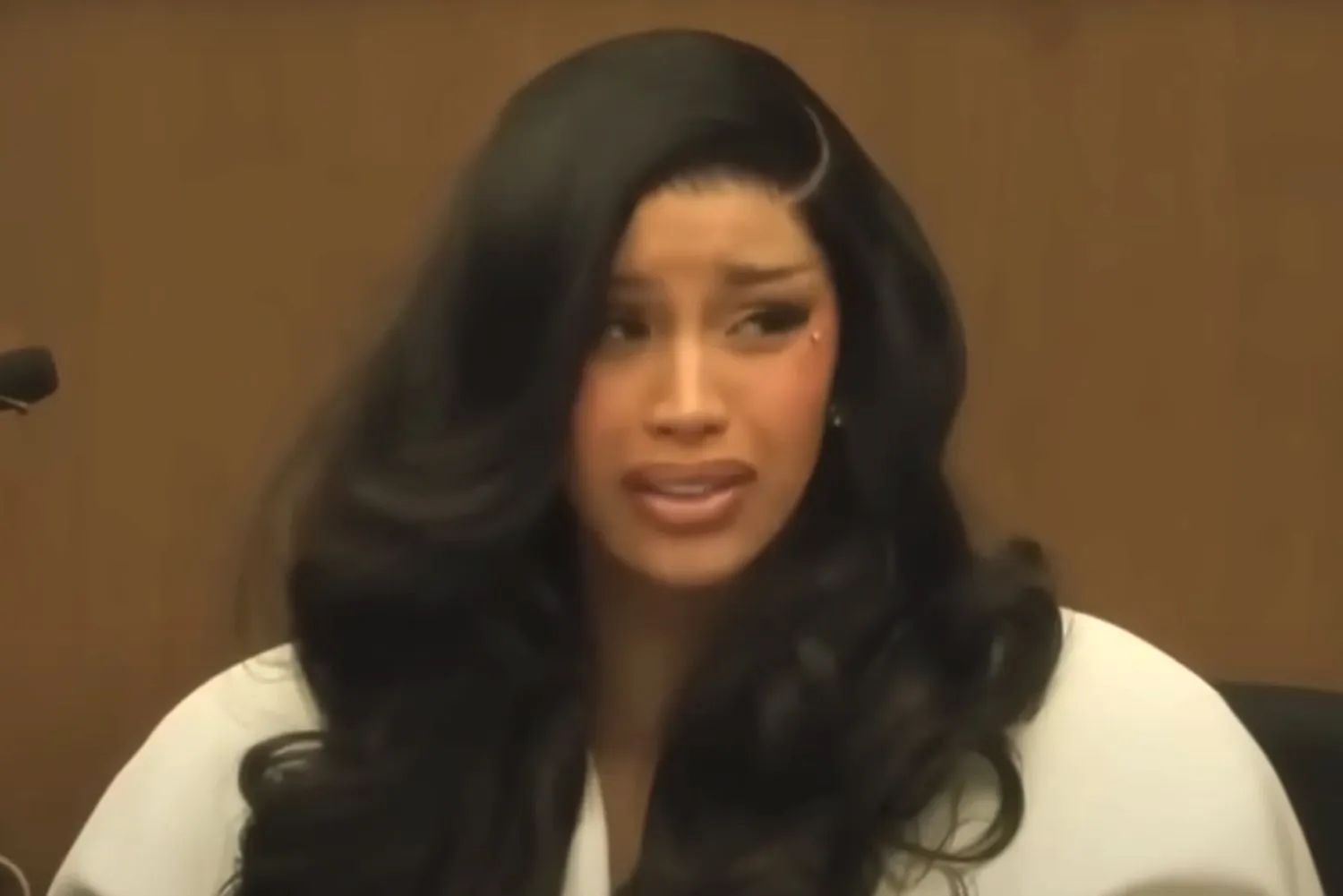 image_68b2f8b20de17 Chaos in the Courtroom: Cardi B’s Unfiltered Testimony Leaves Fans Stunned and Crowds Lining Up