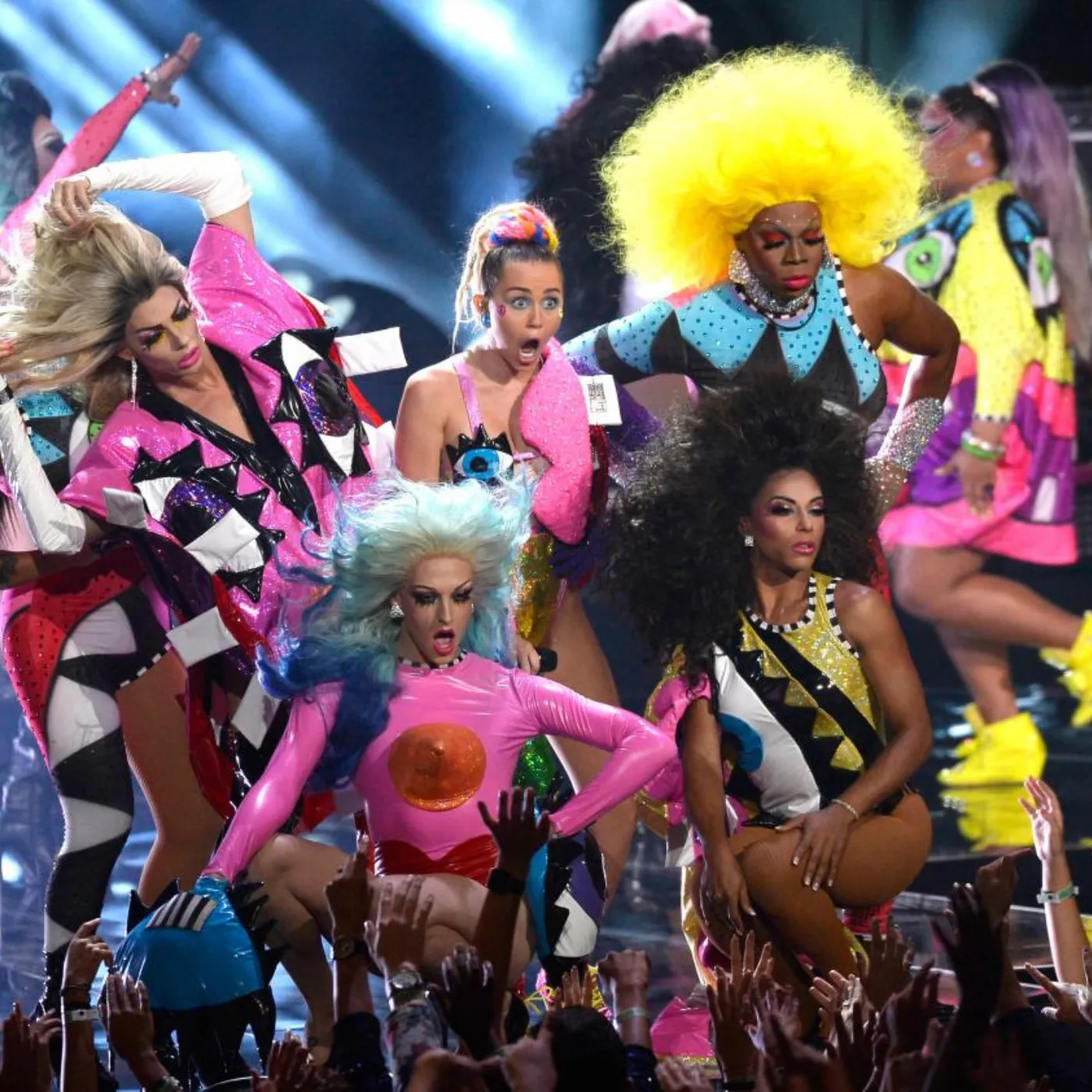 Swipe for the Timeline: From VMA Stage to Free Album — ‘Miley Cyrus & Her Dead Petz’ at 10