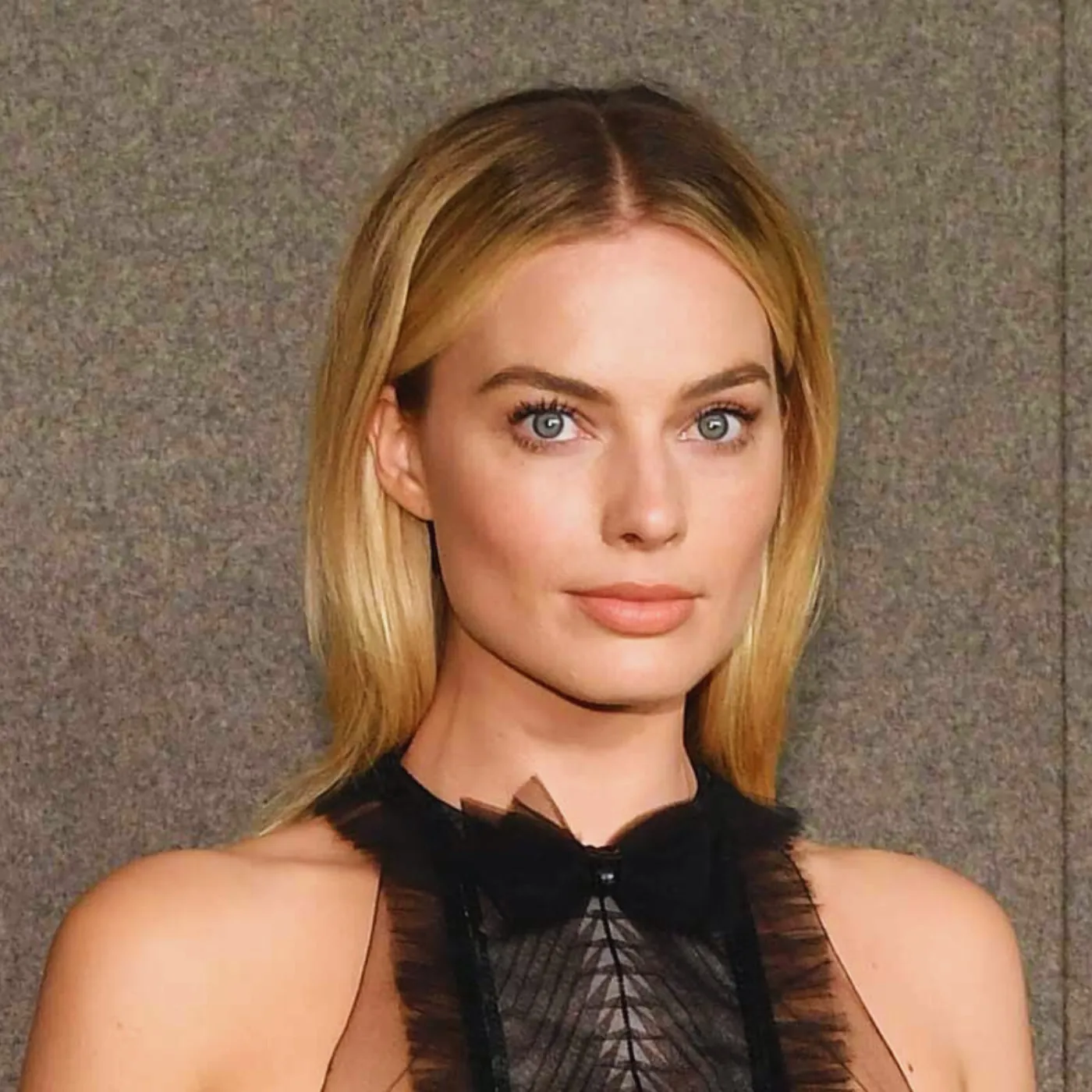 image_68b3274b91130 After Salma Hayek’s Fingers, Tarantino Wanted Something Darker From Margot Robbie