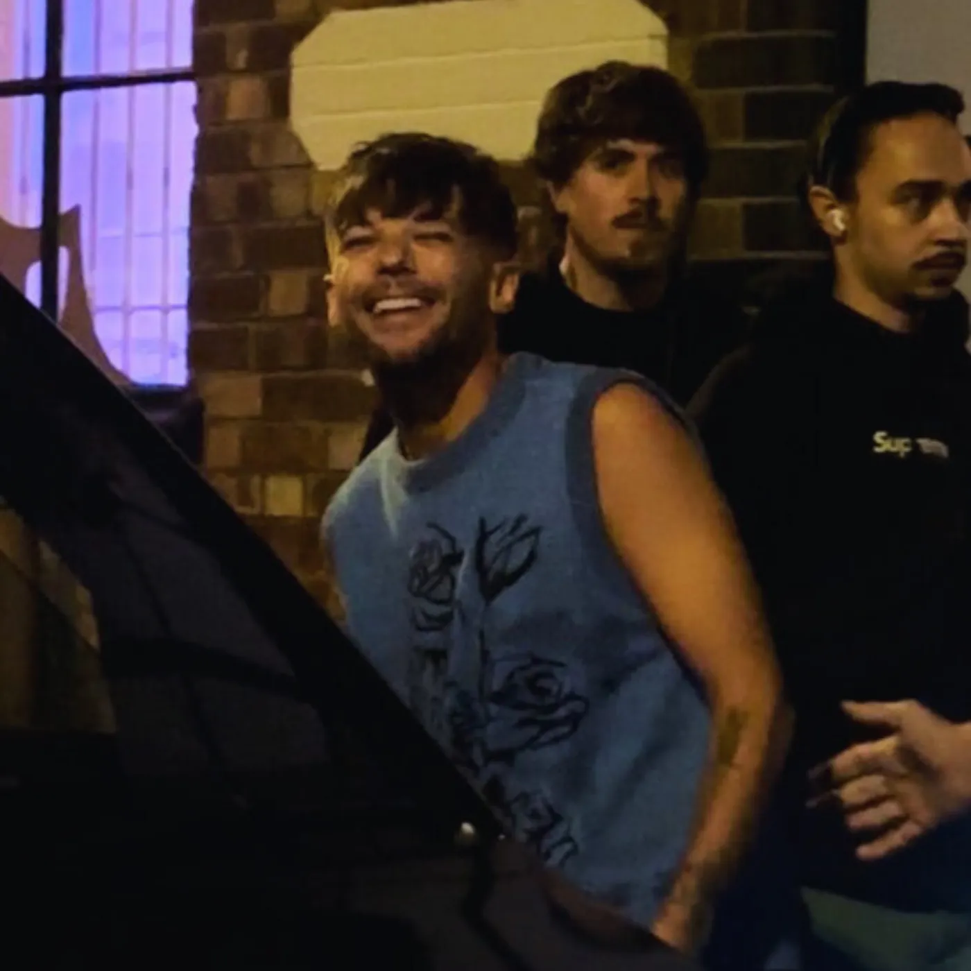 image_68b328e5391bd Louis Tomlinson & Zara McDermott: Inside the “Almost Move-In” That’s Breaking the Internet