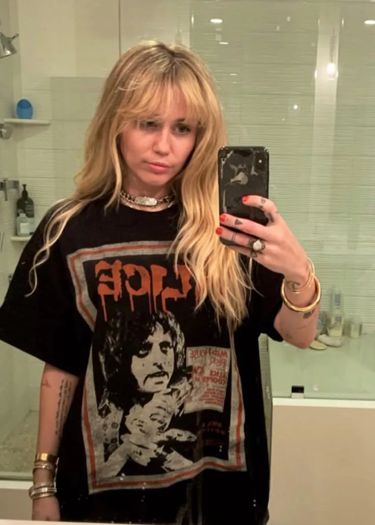 image_68b3eaf573a7c Street Style Goals: Miley Cyrus and Her Daughter Steal the Spotlight