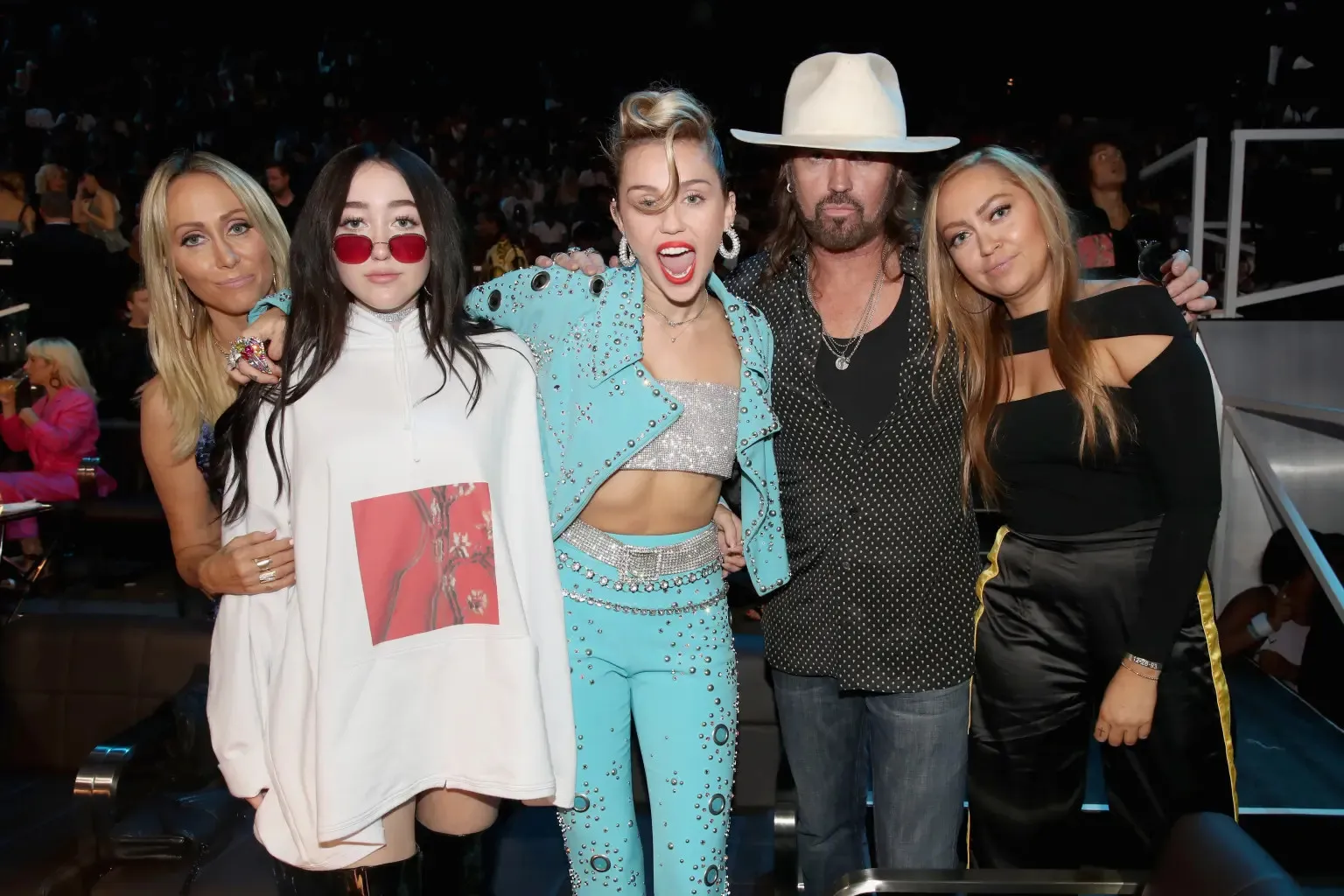 image_68b3edd463682 Miley Cyrus’ Family Is Full of Stunners: Beauty and Style on Point