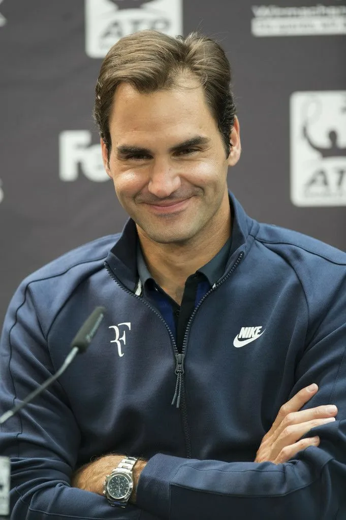 Cover Image for Roger Federer Was Left Stunned When Andre Agassi Revealed He Was the Greatest Player He Ever Faced