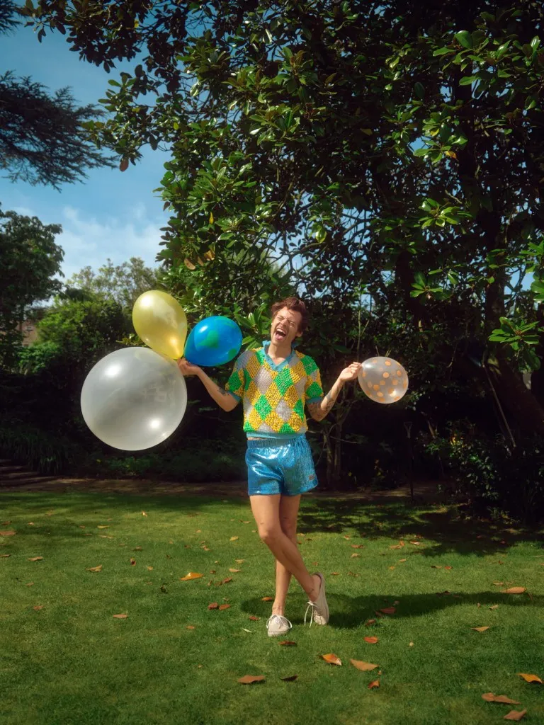 image_68b7b08adc609 Michael Jackson Still Holds the Throne… But Rolling Stone Dares to Call Harry Styles the ‘New King of Pop’ – Family Reacts Fiercely