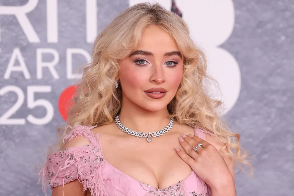 Amid Backlash, Sabrina Carpenter Says She’s ‘Not Naive’ About Nuance in Album Cover 21 Amid Backlash, Sabrina Carpenter Says She’s ‘Not Naive’ About Nuance in Album Cover