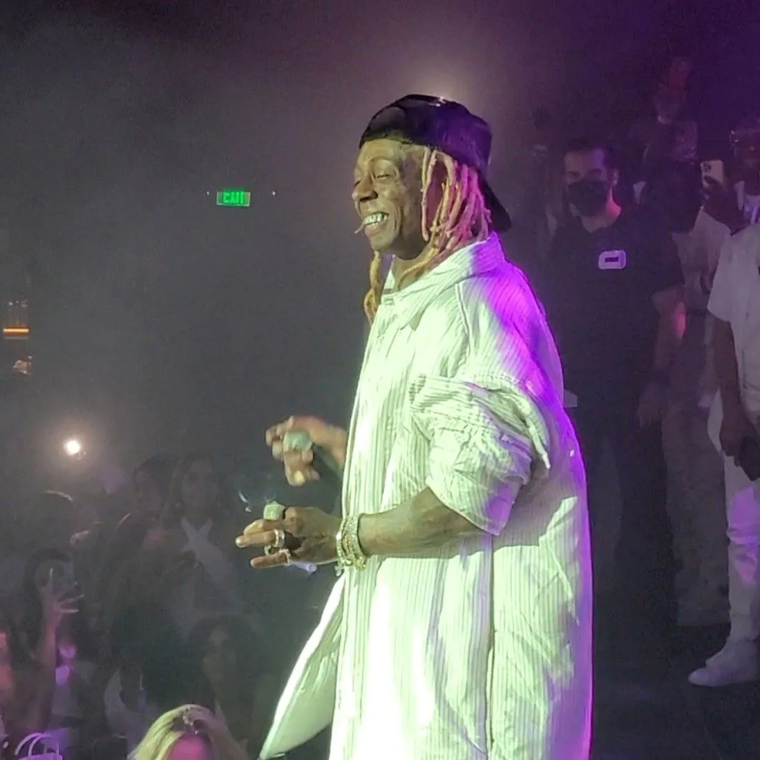 Lil Wayne Reaffirms His Unstoppable Star Power – But 'Chaotic' Reviews Could Shake His Legendary Legacy! 24 Lil Wayne Reaffirms His Unstoppable Star Power – But 'Chaotic' Reviews Could Shake His Legendary Legacy!