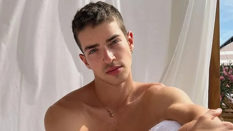 image_68b7e3df044d0 After His Crush Timothée Went Public with Kylie, Troye Sivan Was Spotted Having Dinner with Heartthrob Manu Ríos