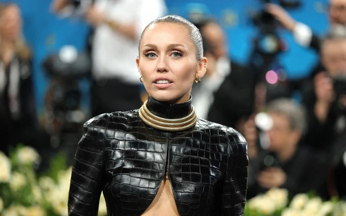 image_68b7e95150604 Why Miley Cyrus’ Live Performances Are Always Controversial Yet Unforgettable