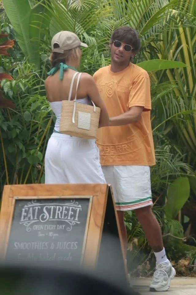 Louis Tomlinson’s Family Sparks Buzz as Zara McDermott Poses with His Sisters After Major Romance Milestone