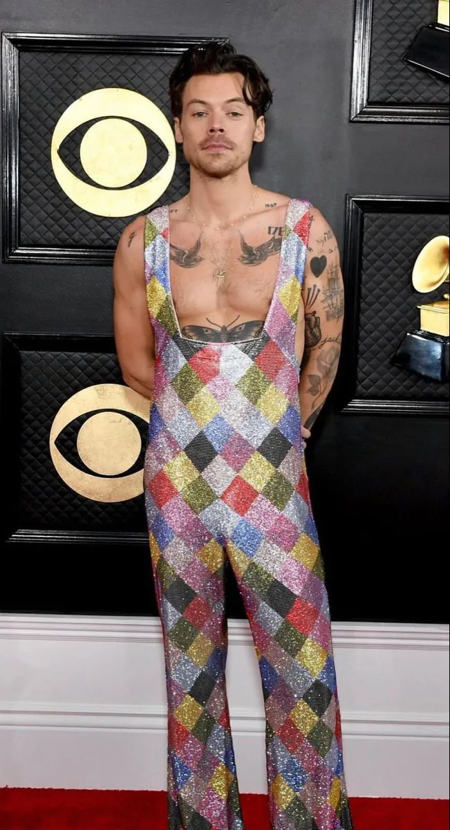image_68b7ef88c6f86 From the Catwalk to a Paris Wedding: Harry Styles Breaks All Fashion Boundaries — But His Unisex Suit in Paris Sets the Internet on Fire!