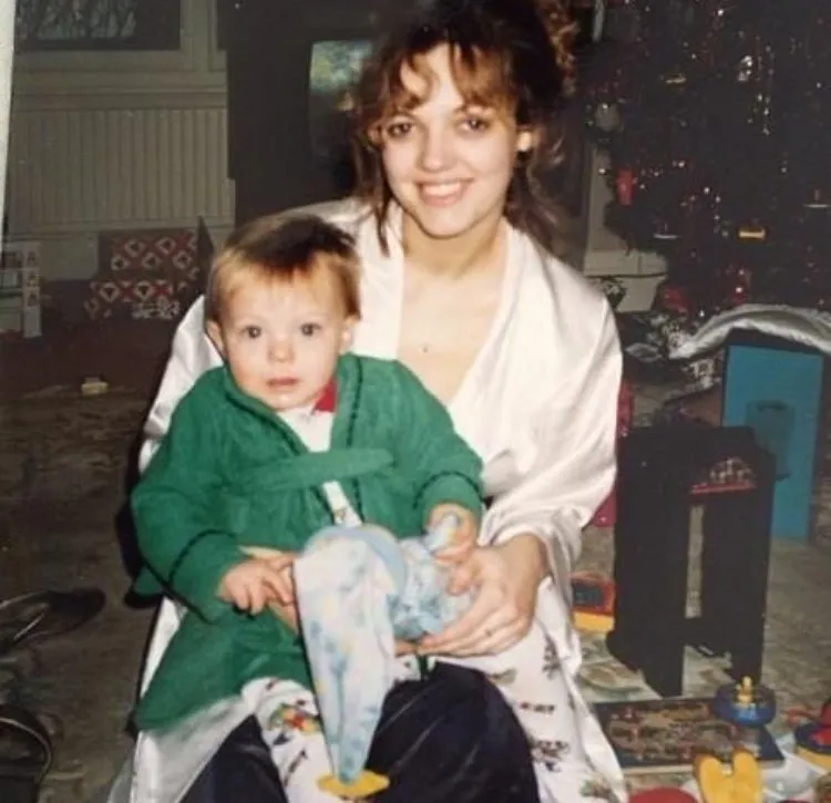 image_68b9025b32a15 Louis Tomlinson’s First Fan Was His Late Mom — Rare Baby Memories Prove Their Unshakable Bond