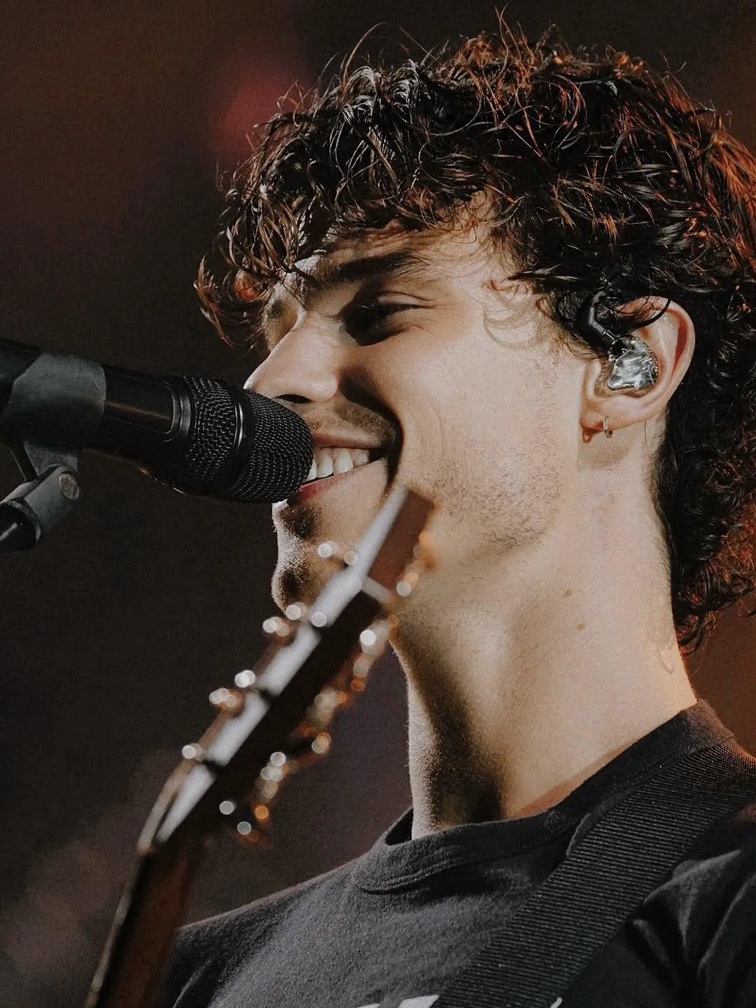 Forget the “Lazy Eye” — Shawn Mendes’s Smile Just Broke the Internet