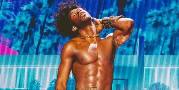image_68b90cdd9fb4d While performing, Lil Nas X got a stomachache and had to excuse himself to use the restroom before returning
