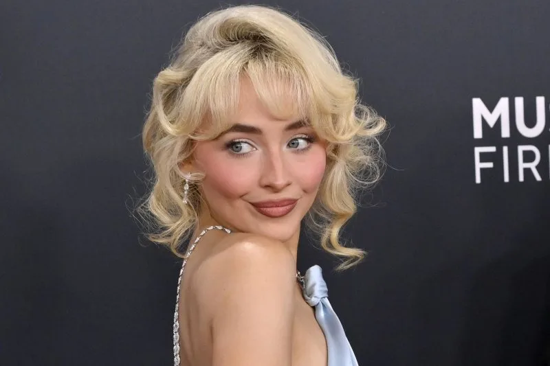 Fans Amused by Theory That House Tour Is Basically a Chips Ahoy! Remix