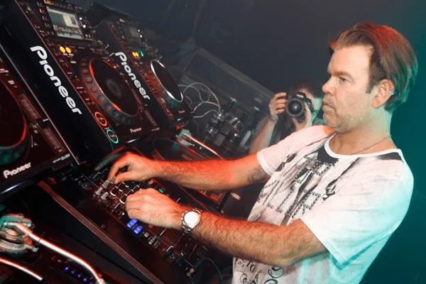 Paul Oakenfold to Perform Historic DJ Set in the Galápagos Islands During Ultra-Exclusive Science Expedition