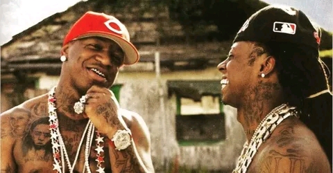 image_68ba3e368e892 Birdman’s Bold Tribute: The Tattoo of Lil Wayne That Defines Loyalty and Brotherhood