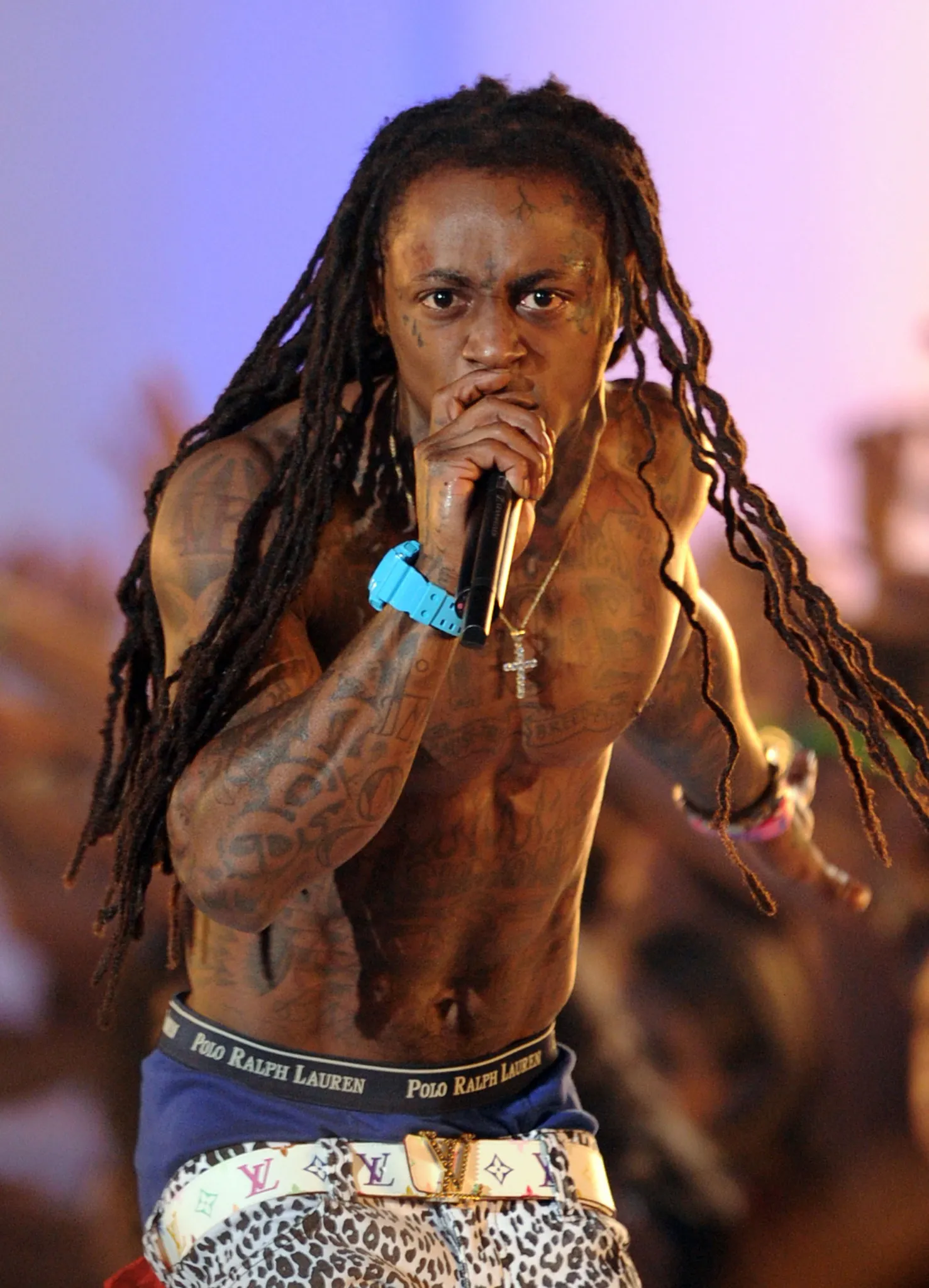 image_68ba41558d50d Lil Wayne and the Sagging Pants Style: A Hip-Hop Fashion Legacy