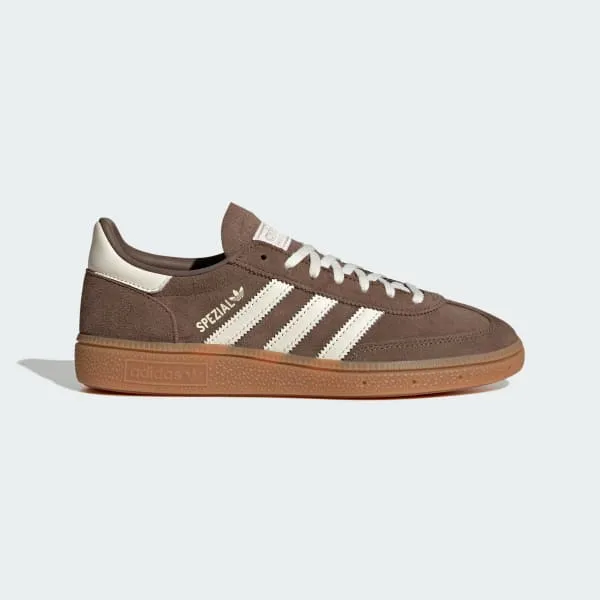 image_68ba4b16c1fb8 Selena Gomez Sparks Fall 2025’s Brown Sneaker Trend With $110 Adidas Spezials