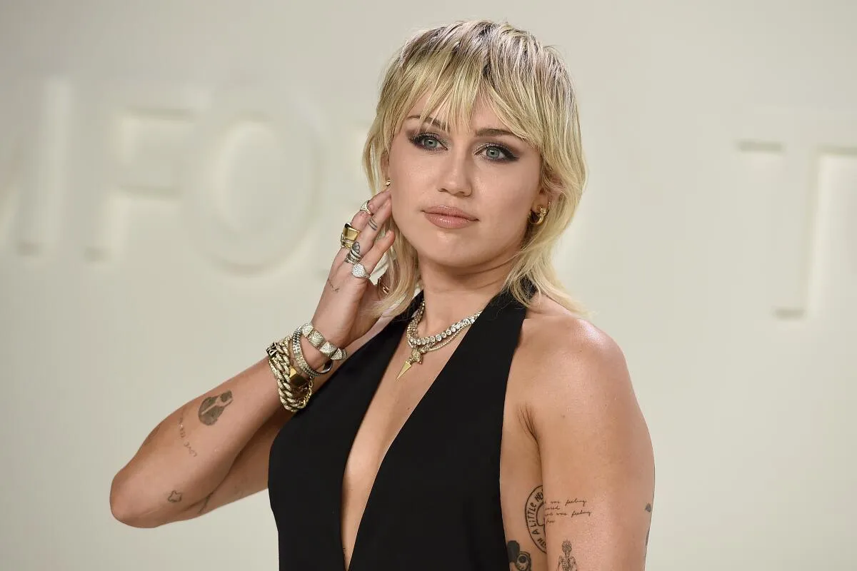 image_68ba5030f3df0 Miley Cyrus's Strange Look Gets Mixed Opinions Online and How She's Speaking Out About It