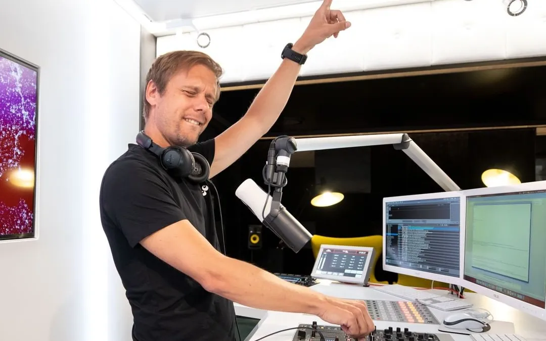 Armin van Buuren turned ASOT from a bedroom radio show into a million-fan empire – But the shocking twist made many top DJs see it as a deadly threat!