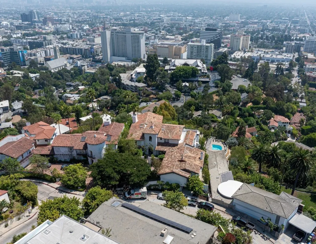 image_68ba5bda5633e Brad Pitt Invests in a $12 Million Hollywood Hills Mansion with Advanced Security System After Robbery