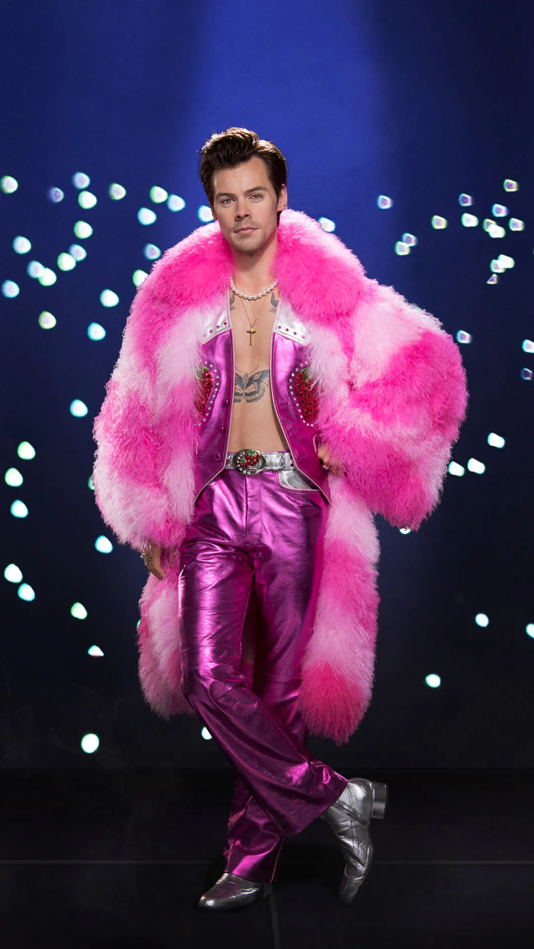 image_68ba666e6b45f Harry Styles Spotted Enjoying Coffee in Ireland — But Who He Was Really Meeting Has Fans Going Wild!