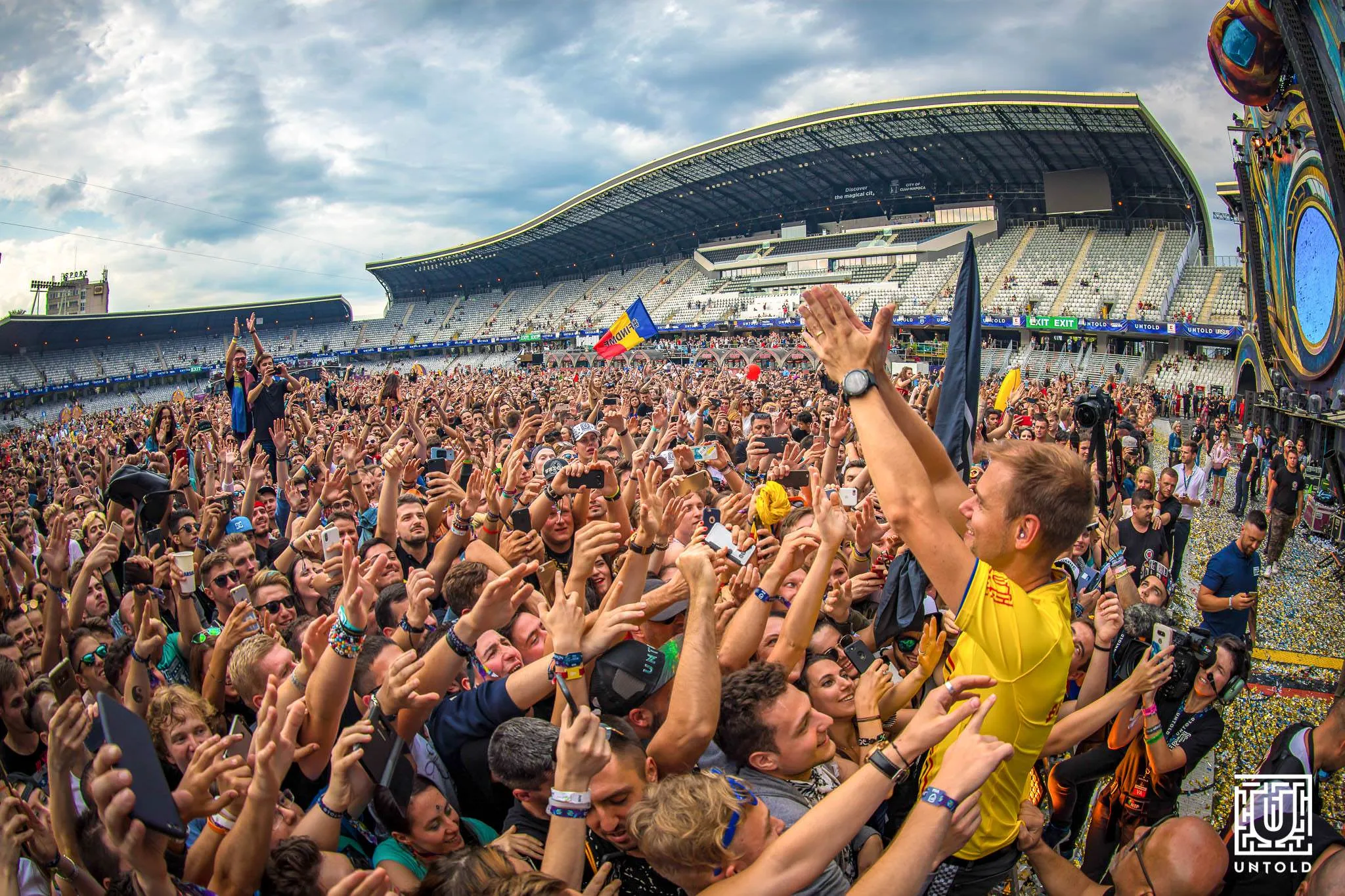 image_68ba97ba54c32 The Unbreakable Bond: How Armin van Buuren Builds and Maintains a Unique Connection with His Global Fanbase