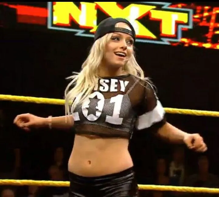 Liv Morgan once tried her luck in Hollywood chasing the spotlight – but it was that very downfall that turned her into an irreplaceable warrior in the WWE ring!