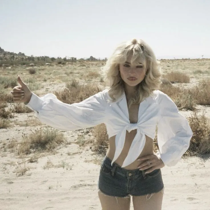 image_68bba11df09d0 New Drama: Sabrina Carpenter Fiercely Responds to Body-Shaming Comments