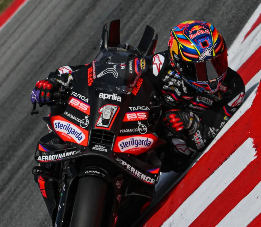 MotoGP Fans Go Wild as Jorge Martin Drops His Shoulder in Stunning Catalan GP Move