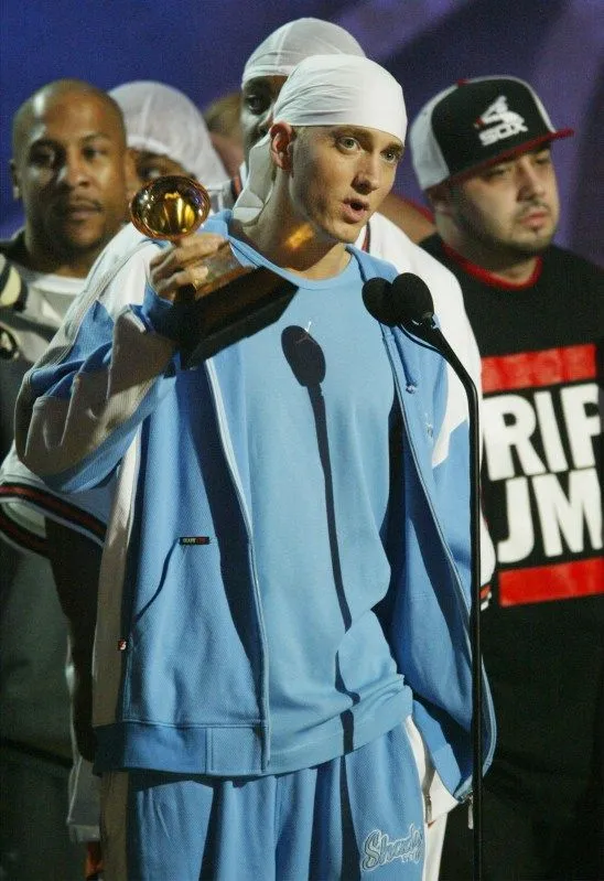 image_68bbabda6d0a5 Eminem Continues His Chart Domination – But Fans Are Shocked to Learn What Really Helped Him Win This Time!