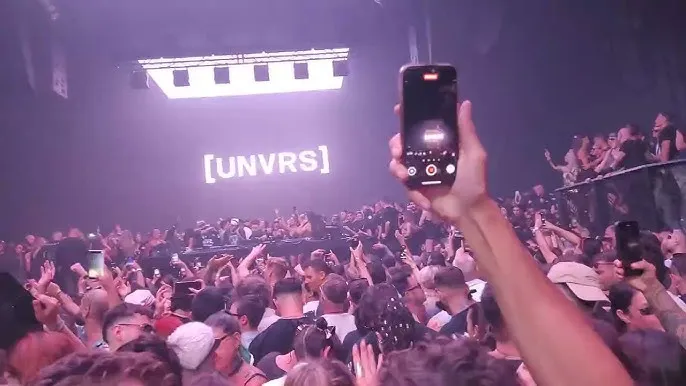 image_68bbb468024de Technicians Save Carl Cox From Failure – What Technical Failure Was About to Ruin His UNVRS Show?