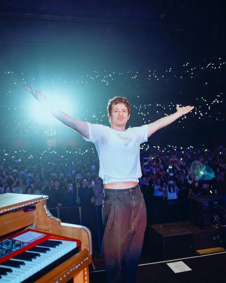 Charlie Puth Turns Familiar Songs into a ‘Next-Level’ Experience – But the Final Moment of the Show Leaves Everyone Speechless!