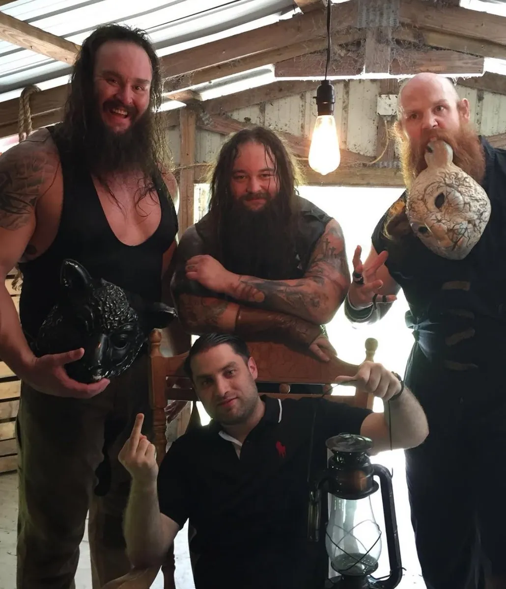 image_68bbe622a0637 Roman Reigns Steals the Spotlight in Rare Backstage Moment with Bray Wyatt, Luke Harper & Erick Rowan