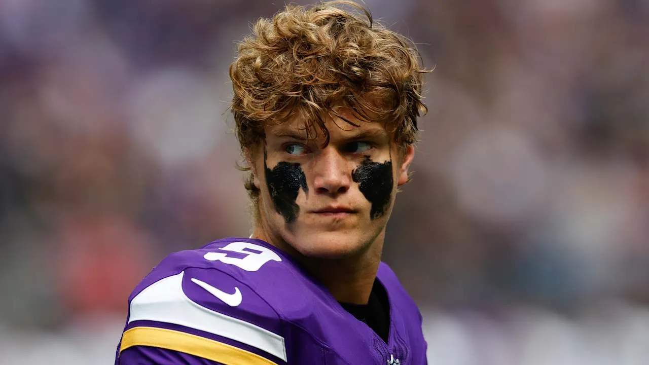 image_68bc66123d8c9 Justin Jefferson Caught in the Middle as Bears’ Jaylon Johnson Sends Fiery Message to Vikings Rookie J.J. McCarthy