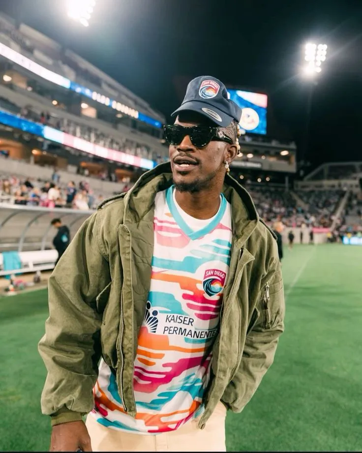 Jimmy Butler Shows Up Unexpectedly at the US Open 2025 and Makes Carlos Alcaraz Burst Into Laughter – But One Short Remark Leaves the Entire Locker Room Stunned