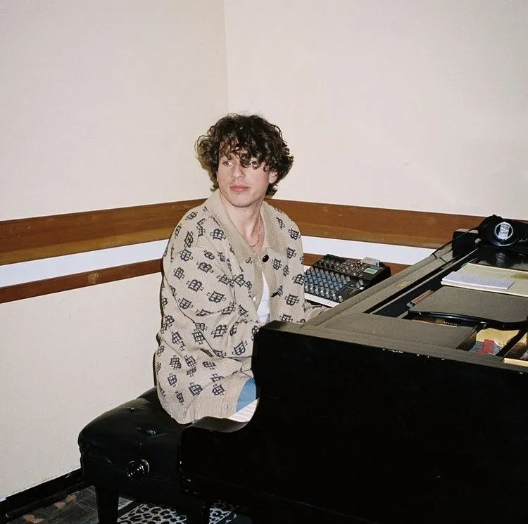 Charlie Puth Conquers the Charts with His Sweet Pop-R&B Melodies – But the Secret Behind His Soulful Lyrics Shocks Fans