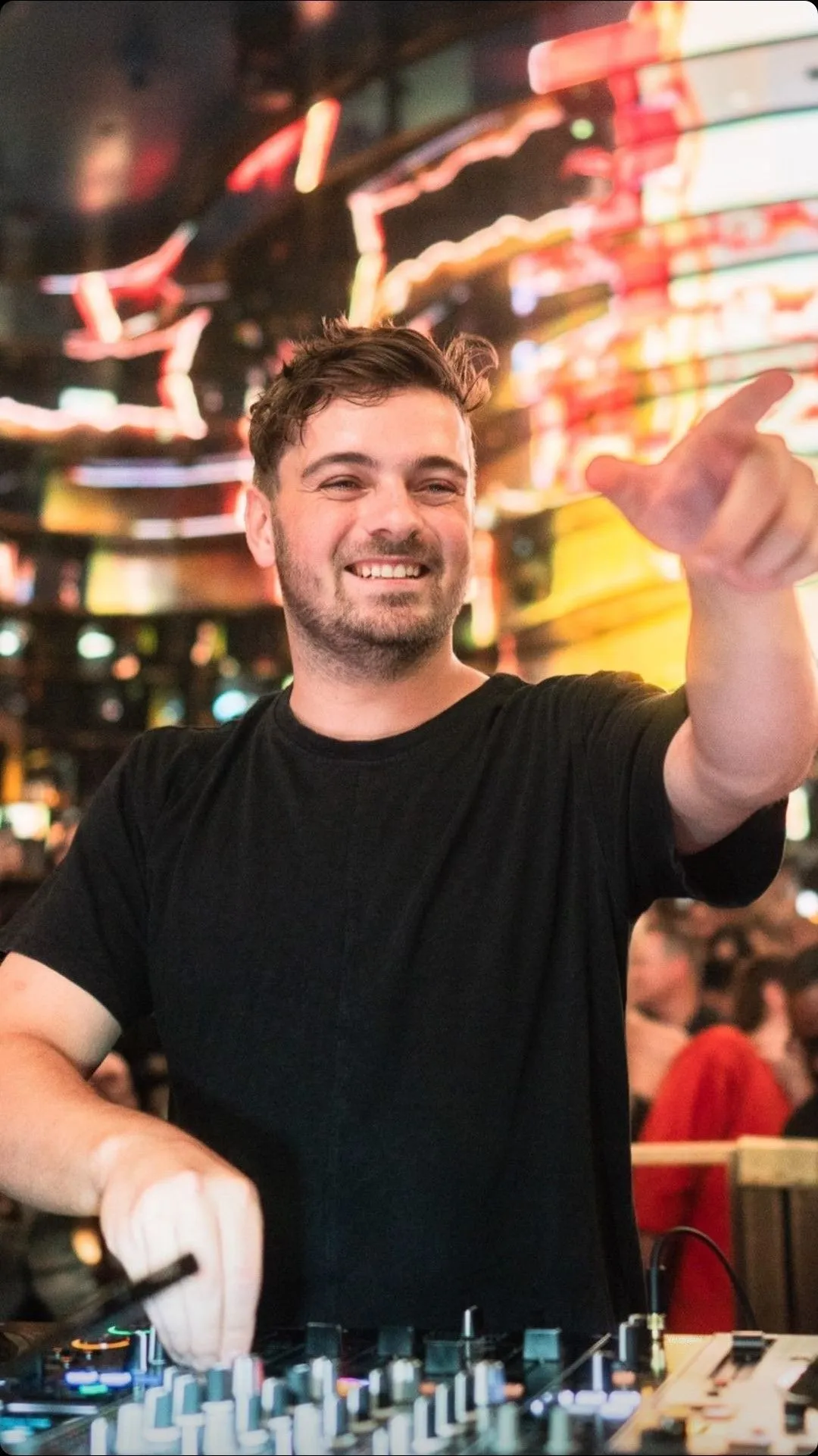 Martin Garrix Stuns Fans with Hit Tracks and Major Collaborations – But the Most Shocking Thing Is What He Never Reveals to the Public!