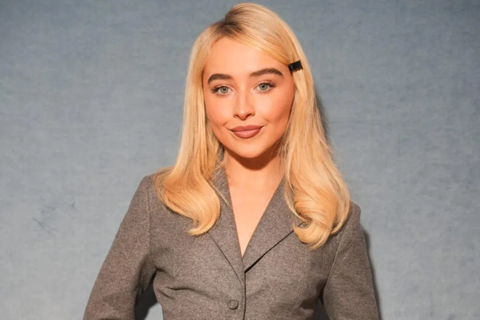 What Did Sabrina Carpenter Say When 5 Men Were Too Nervous to Even Touch Her?