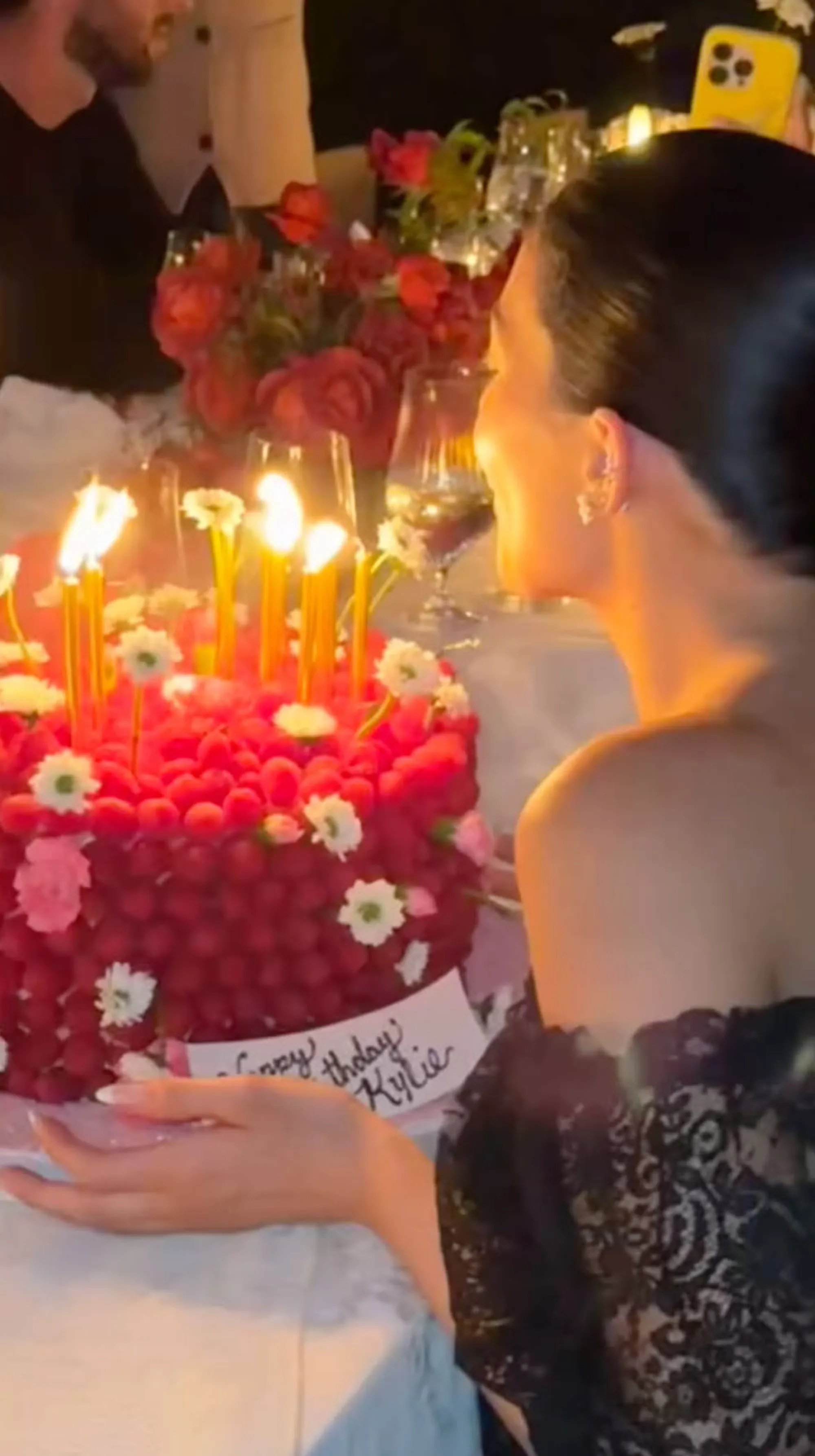image_68bd763c4926a From Cake to Couture: Kylie Jenner Reveals Glam Moments from Her Birthday Party