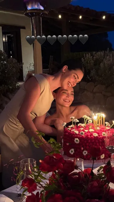 image_68bd7640d4328 From Cake to Couture: Kylie Jenner Reveals Glam Moments from Her Birthday Party